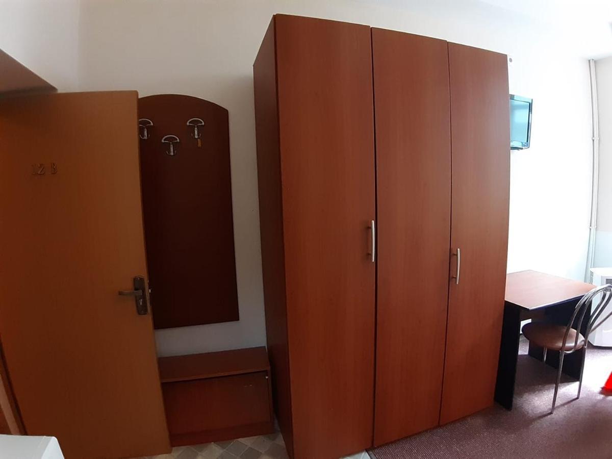 Old Town Friendly And Lovely Apartment Bucureşti Ngoại thất bức ảnh